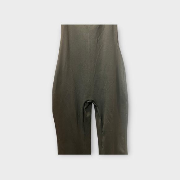 Women’s Sleeveless Fared Jumpsuit Black Athleisure Goth Yoga Workout Small - Picture 5 of 7